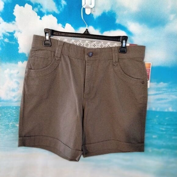 NWT: Lee comfort fit woman's shorts. - Picture 1 of 9